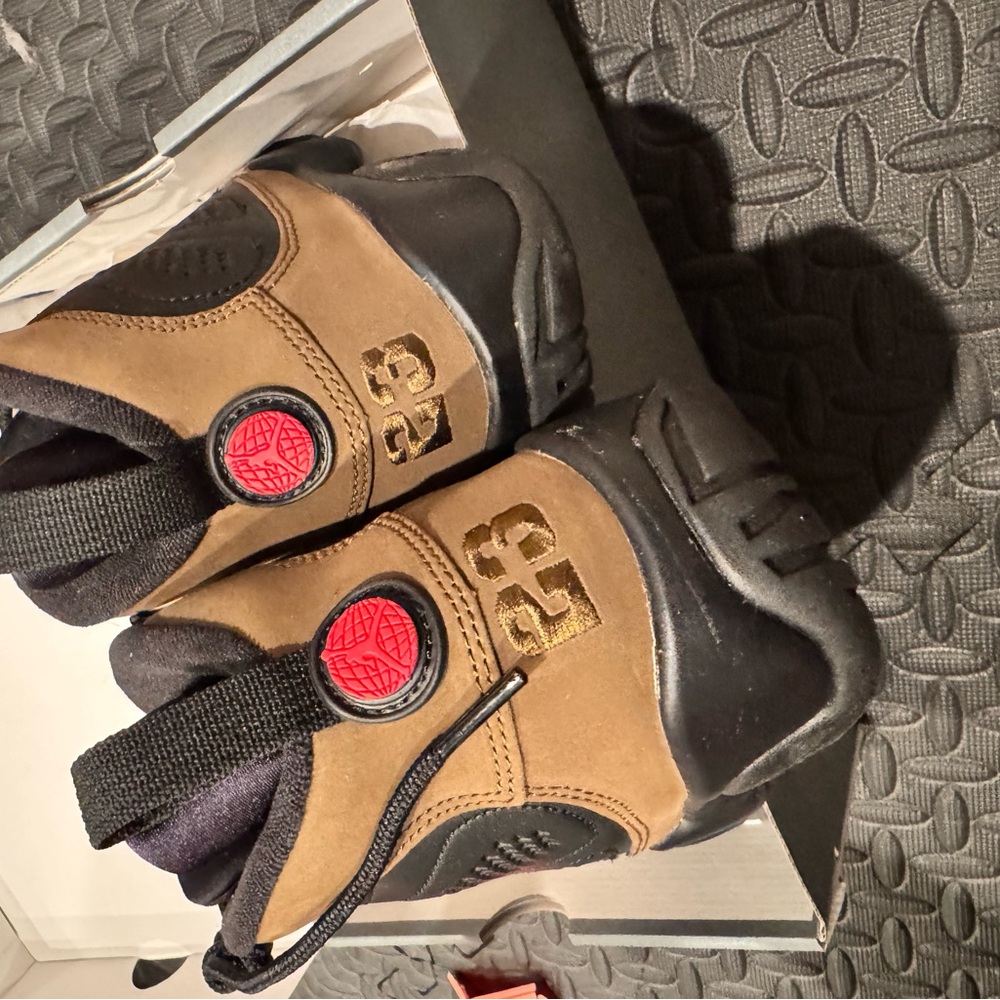Jordan 9’s retro olive - Picture 5 of 9